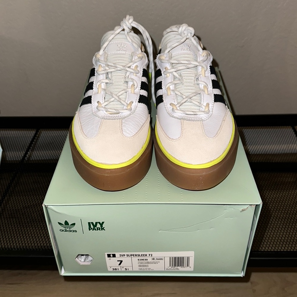 Ivy Park Supersleek 72